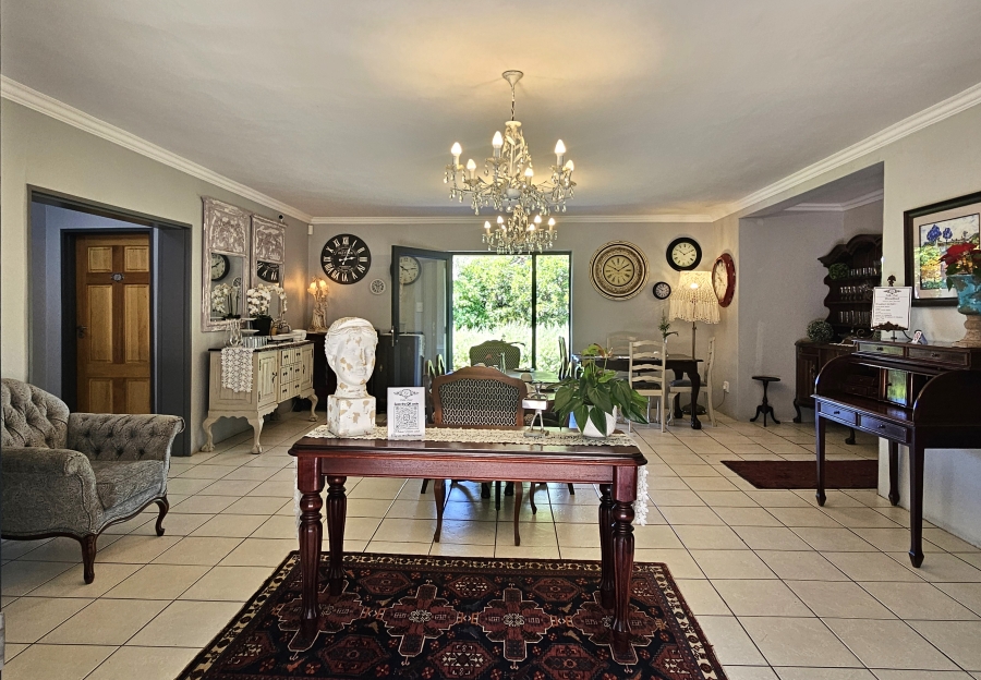 9 Bedroom Property for Sale in Wavecrest Eastern Cape